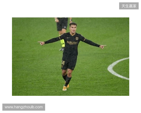 巴萨官方:莱万左眼眶骨折,将缺席对阵马竞的比赛 巴萨官方:莱万左眼眶骨折,将缺席对阵马竞的比赛